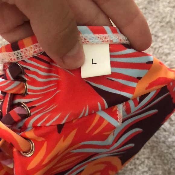 Bikini - Picture 7 of 7